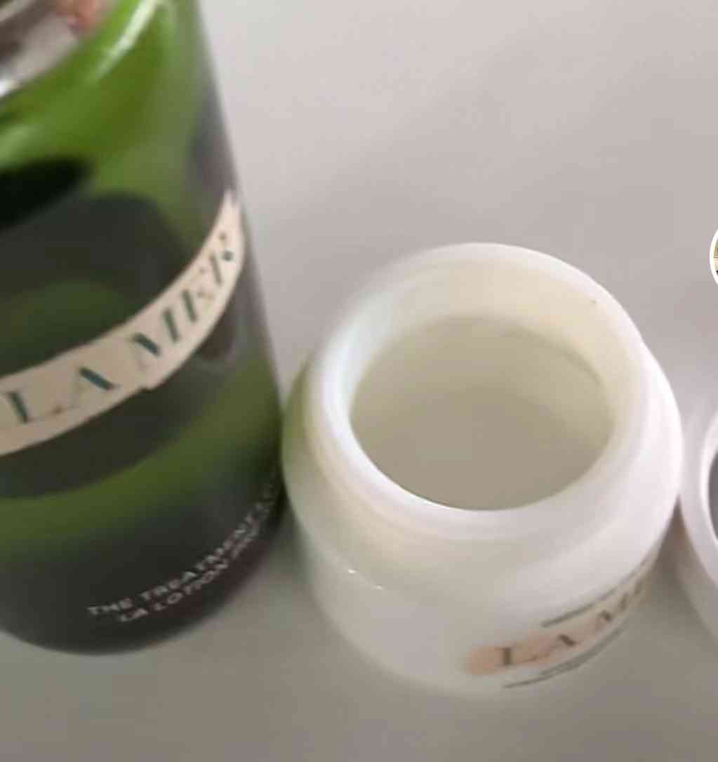 前女友寄過來一盒化妝品(前女友寄回來我送給她的東西)