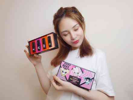 美容化妝品欣賞圖片卡通(美妝護(hù)膚圖片卡通人物)