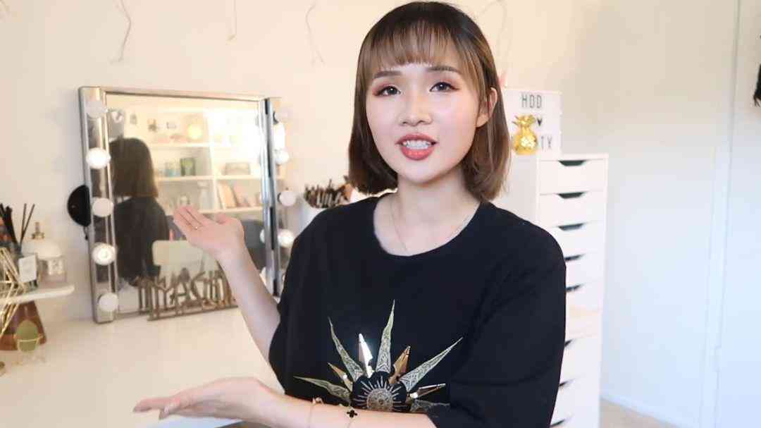 化妝品隔板收納盒(化妝品隔板收納盒怎么做)