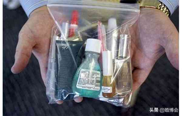 飛機(jī)可以攜帶化妝品嗎(飛機(jī)上可攜帶化妝品嗎)