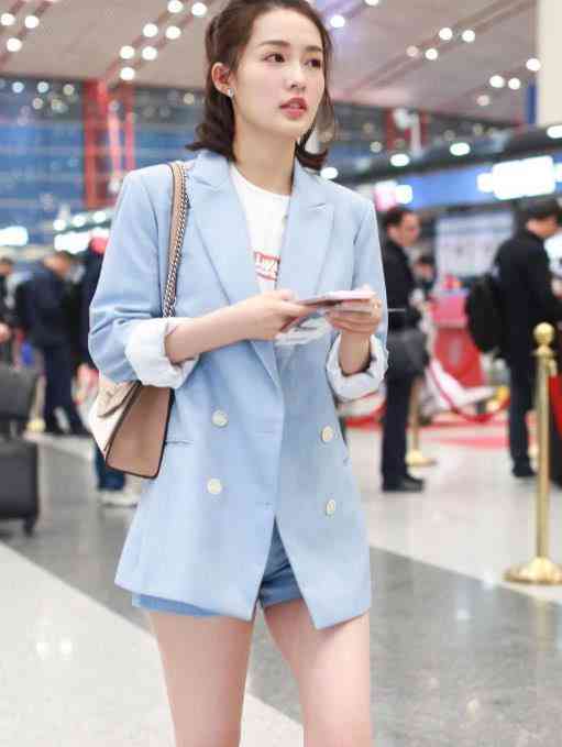 婚禮擺化妝品(婚禮化妝品自己準(zhǔn)備嗎)