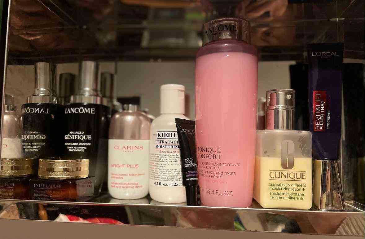 十大網(wǎng)紅化妝品套裝(網(wǎng)紅化妝品套盒)