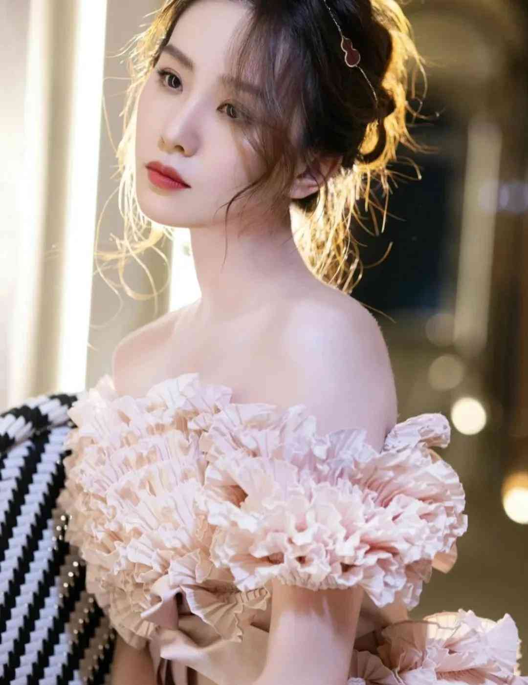 化妝品最便宜的大牌是哪個(化妝品最便宜的大牌是哪個國家)