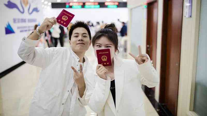 遵義男士化妝品店(一個(gè)山一個(gè)已經(jīng)的已念什么)