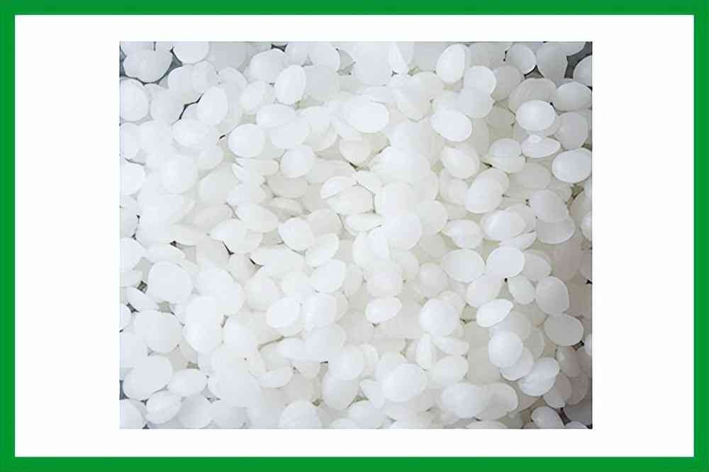 化妝品中為什么加十八醇(22醇在化妝品中的作用)