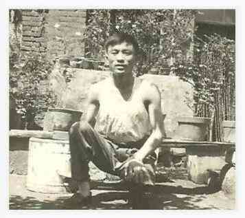 黑白相紙過(guò)期化妝品(黑白相紙過(guò)期化妝品能用嗎)