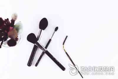 護(hù)膚品是化妝品嗎(什么是護(hù)膚品什么是化妝品)