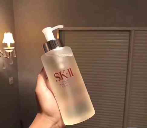 中性膚質(zhì)用怎樣的化妝品好(中性膚質(zhì)用怎樣的化妝品好呢)插圖1