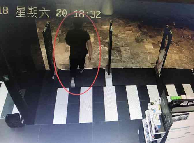 杭州男子買(mǎi)化妝品(杭州買(mǎi)化妝品去哪里)插圖2