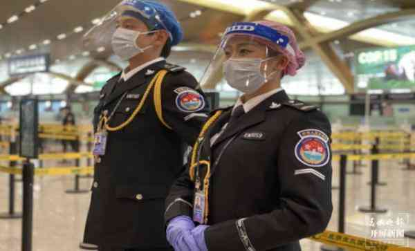 云南飛機(jī)可帶化妝品(昆明機(jī)場(chǎng)化妝品能帶上飛機(jī)嗎)