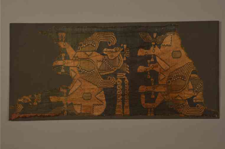 化妝品豎著的馬的牌子(化妝品豎著的馬的牌子叫什么)