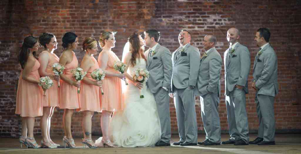 準(zhǔn)備結(jié)婚用什么化妝品好(結(jié)婚前需要買(mǎi)化妝品嗎)插圖3