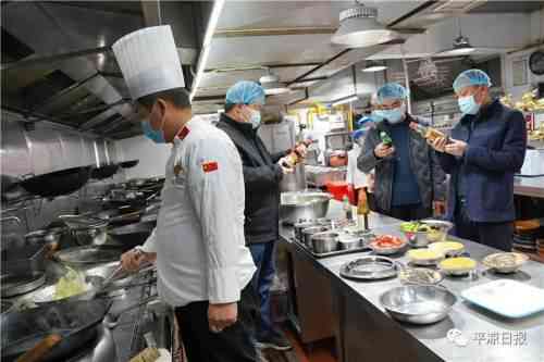 平?jīng)龃笃放聘鞣N化妝品(甘肅化妝品公司排名)