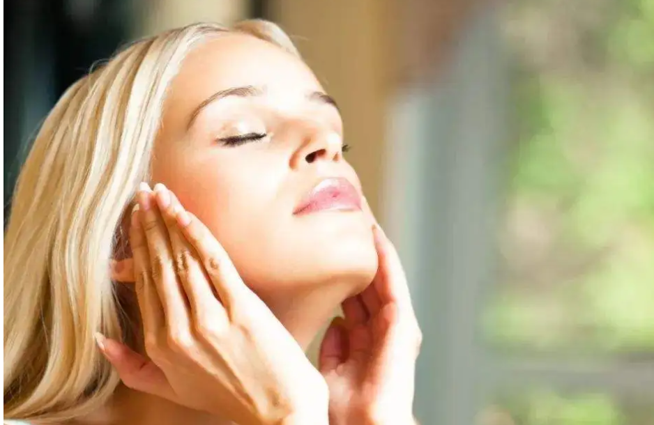 有沒有保濕又防曬的化妝品(化妝品防曬霜哪個好用)