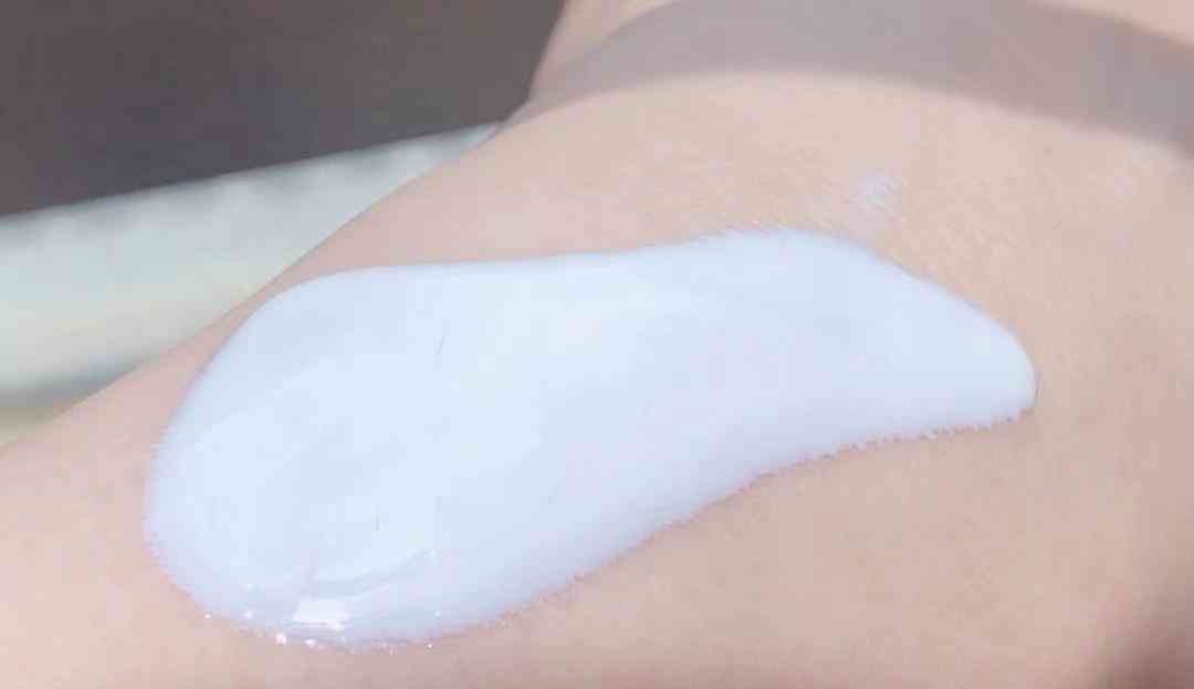 有沒有保濕又防曬的化妝品(化妝品防曬霜哪個(gè)好用)插圖9