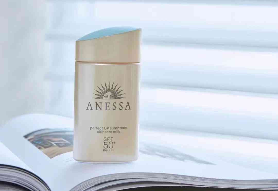 有沒有保濕又防曬的化妝品(化妝品防曬霜哪個(gè)好用)插圖12