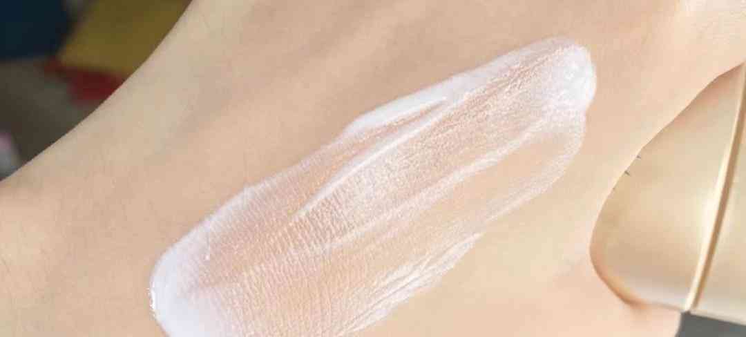 有沒有保濕又防曬的化妝品(化妝品防曬霜哪個(gè)好用)插圖14