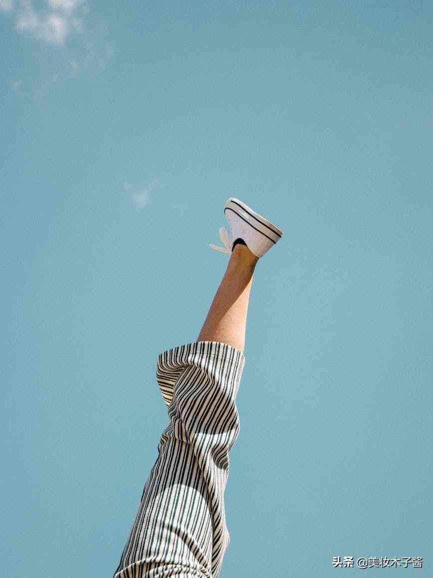 女生隨身用什么化妝品好看(女生用什么樣的化妝品比較好)