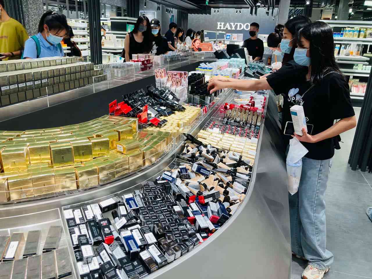 賣化妝品的那么多(賣很多化妝品的店)插圖1