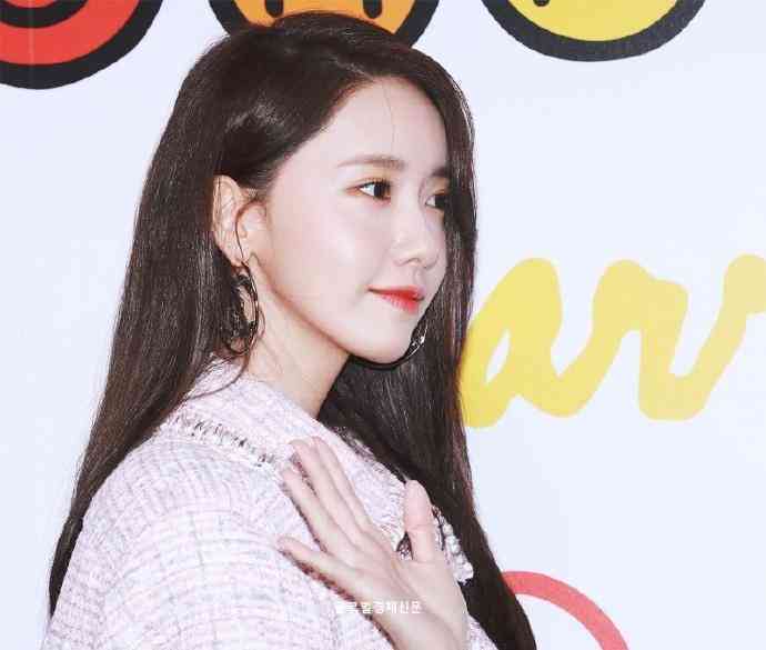 林允兒香奈兒化妝品廣告(林允香奈兒彩妝護(hù)膚大使)插圖3