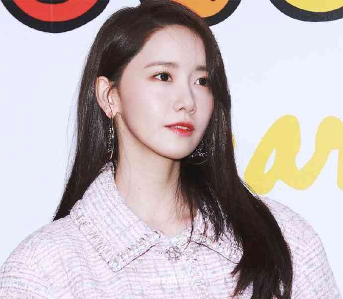 林允兒香奈兒化妝品廣告(林允香奈兒彩妝護(hù)膚大使)插圖4