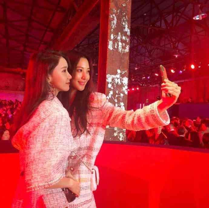 林允兒香奈兒化妝品廣告(林允香奈兒彩妝護(hù)膚大使)插圖6