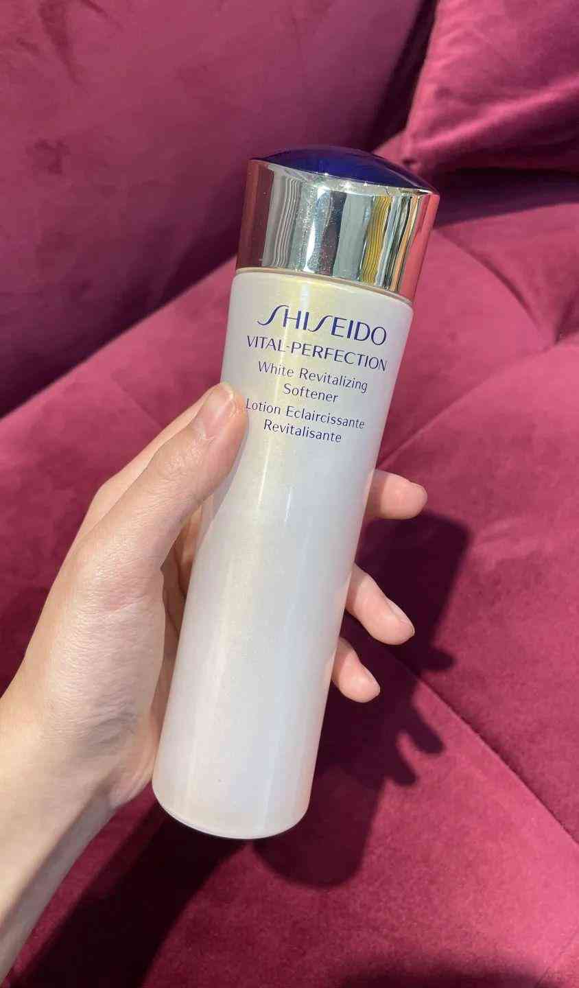 額頭黑用什么彩妝化妝品好(比較黑的人化妝用什么化妝品)插圖14