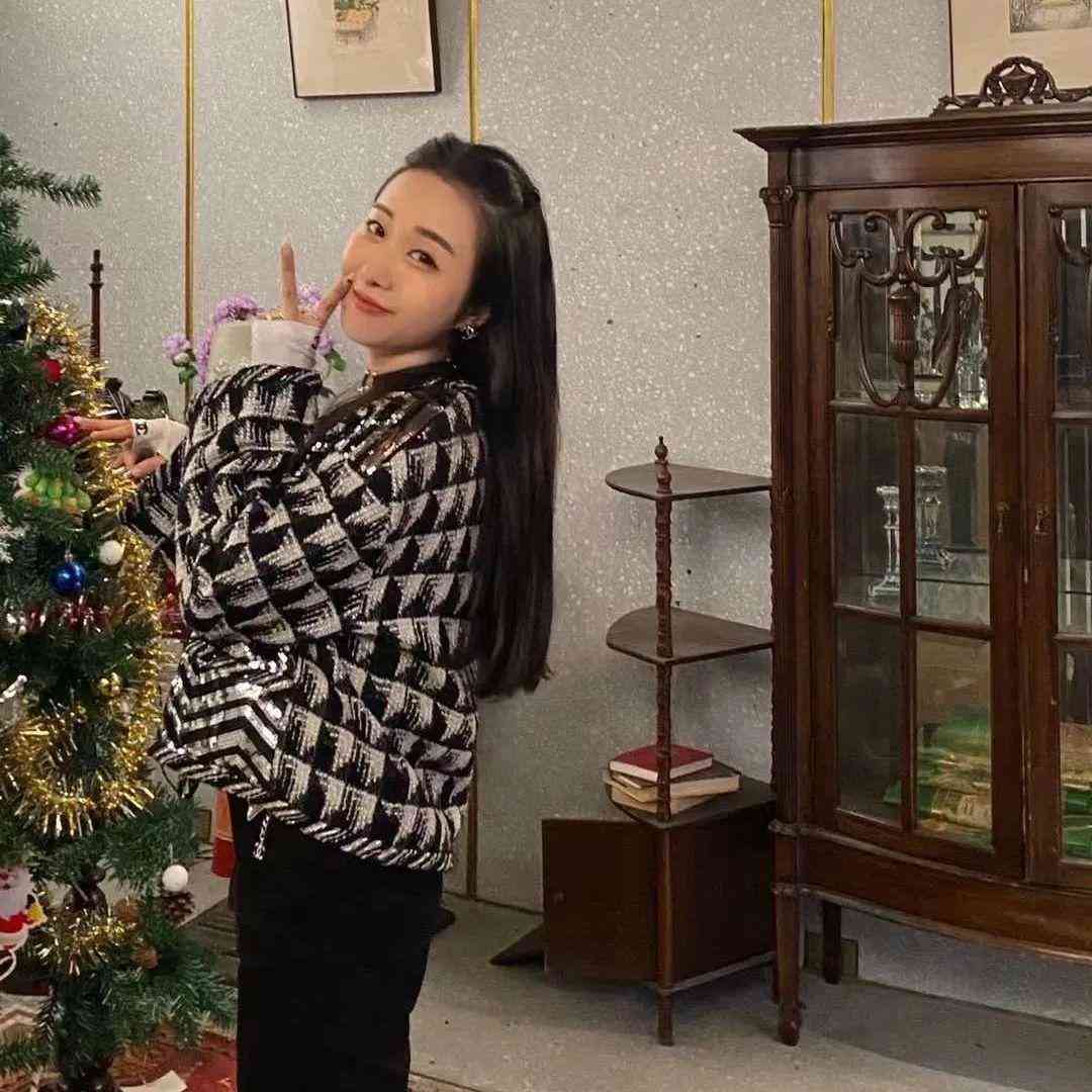 額頭黑用什么彩妝化妝品好(比較黑的人化妝用什么化妝品)插圖34