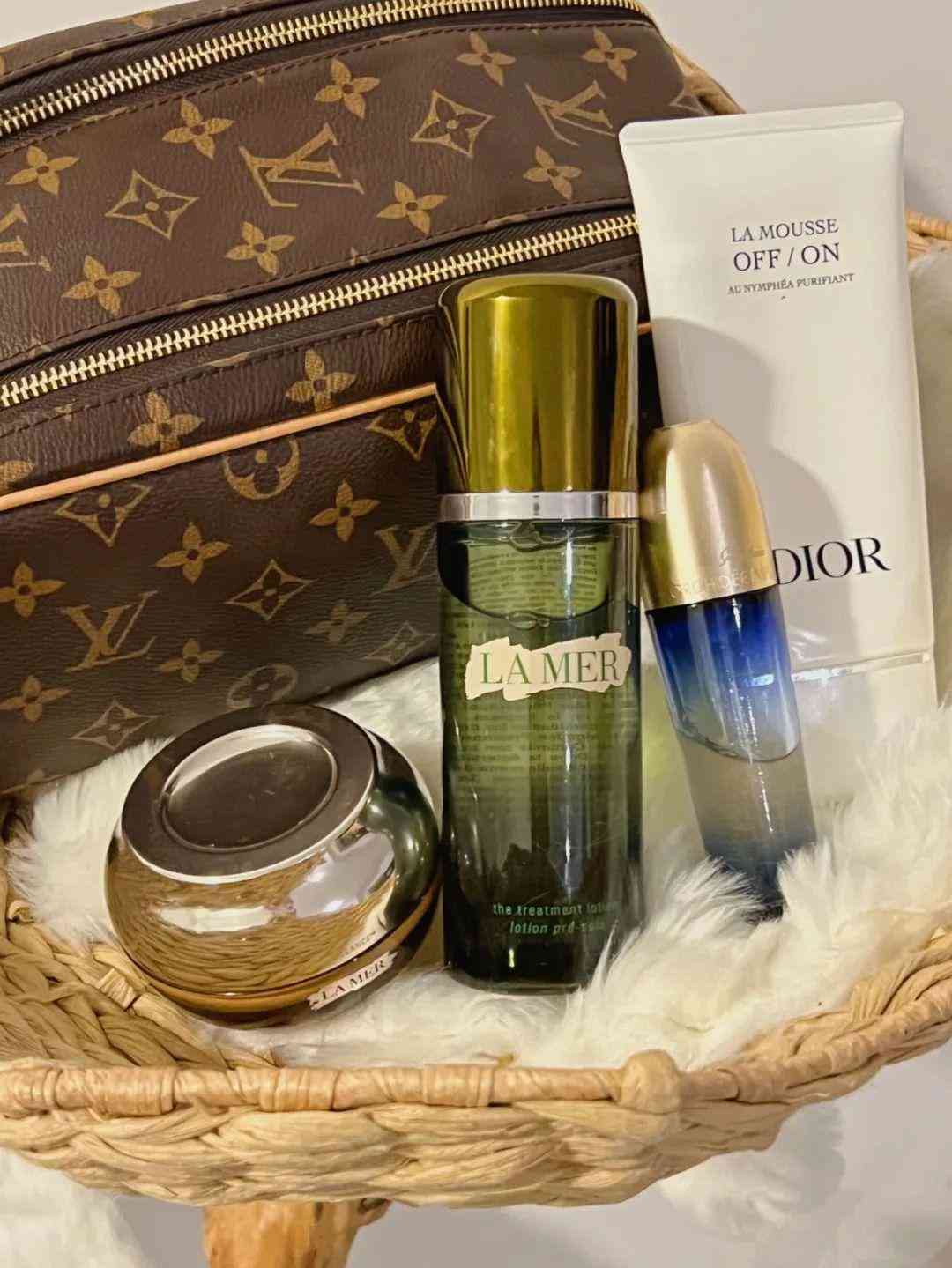 額頭黑用什么彩妝化妝品好(比較黑的人化妝用什么化妝品)插圖35