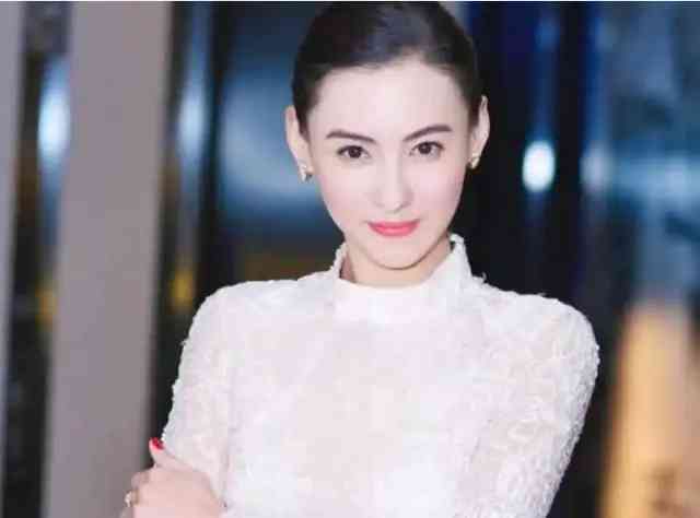 女人賣(mài)5萬(wàn)化妝品(女人賣(mài)5萬(wàn)化妝品怎么樣)插圖1