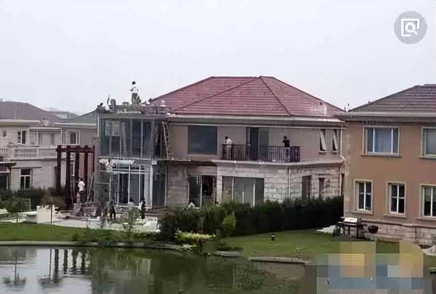 女人賣(mài)5萬(wàn)化妝品(女人賣(mài)5萬(wàn)化妝品怎么樣)插圖9