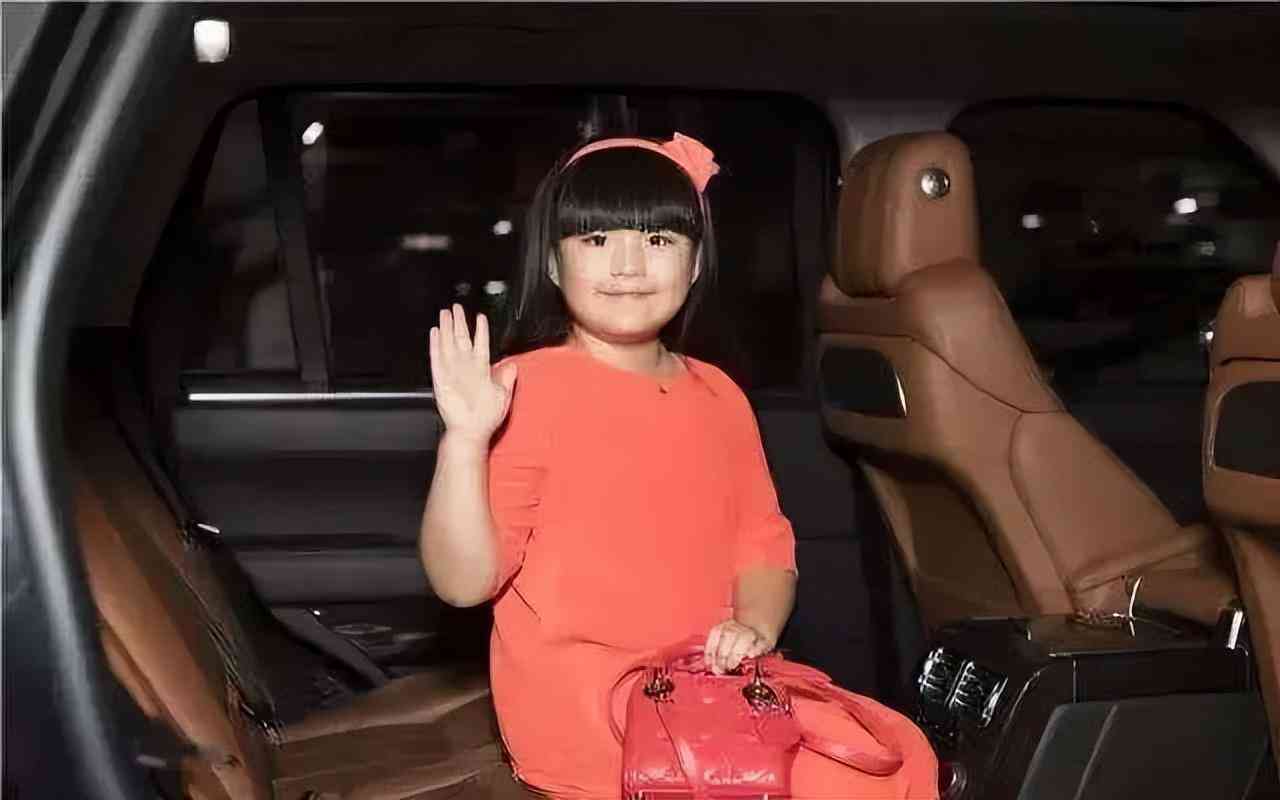 女人賣(mài)5萬(wàn)化妝品(女人賣(mài)5萬(wàn)化妝品怎么樣)插圖11