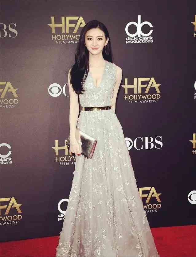 女人賣(mài)5萬(wàn)化妝品(女人賣(mài)5萬(wàn)化妝品怎么樣)插圖19