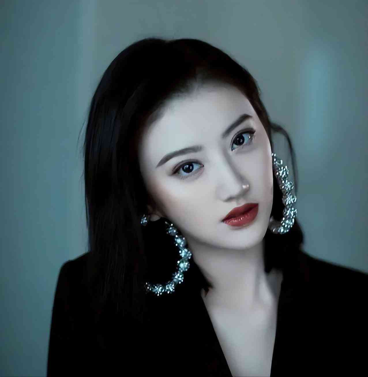 女人賣(mài)5萬(wàn)化妝品(女人賣(mài)5萬(wàn)化妝品怎么樣)插圖21