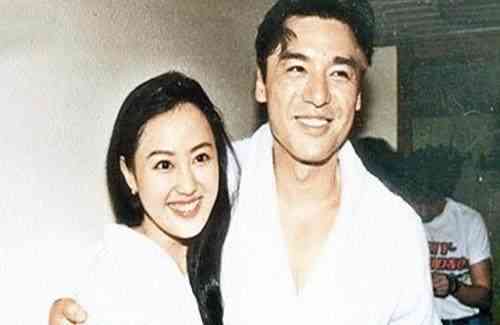 女人賣(mài)5萬(wàn)化妝品(女人賣(mài)5萬(wàn)化妝品怎么樣)插圖35