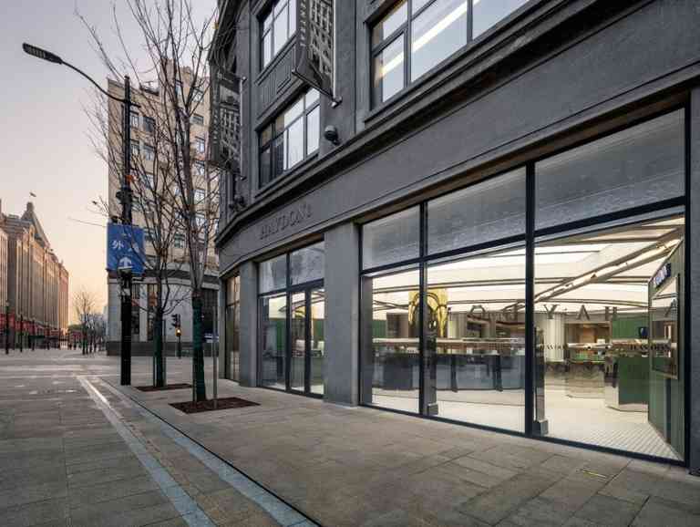 上海的黑洞化妝品(武漢黑洞化妝品價格)插圖1