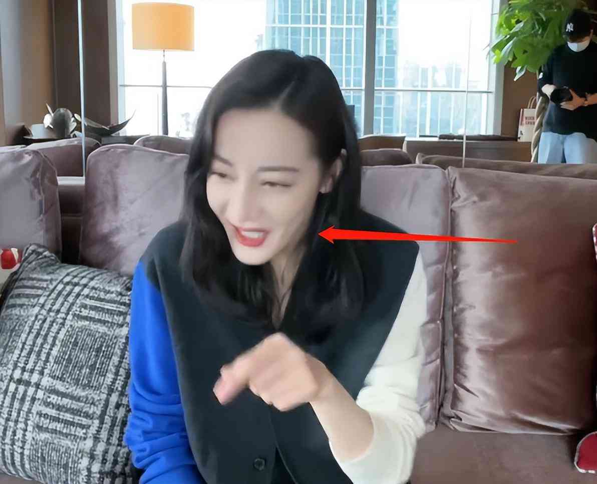 迪麗熱巴的私人化妝品(迪麗熱巴的私人化妝品牌子)插圖12