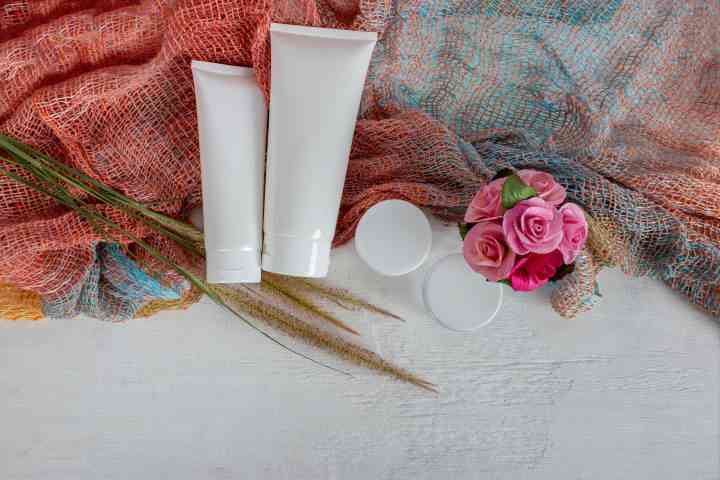 給采購送了化妝品(送一套化妝品)