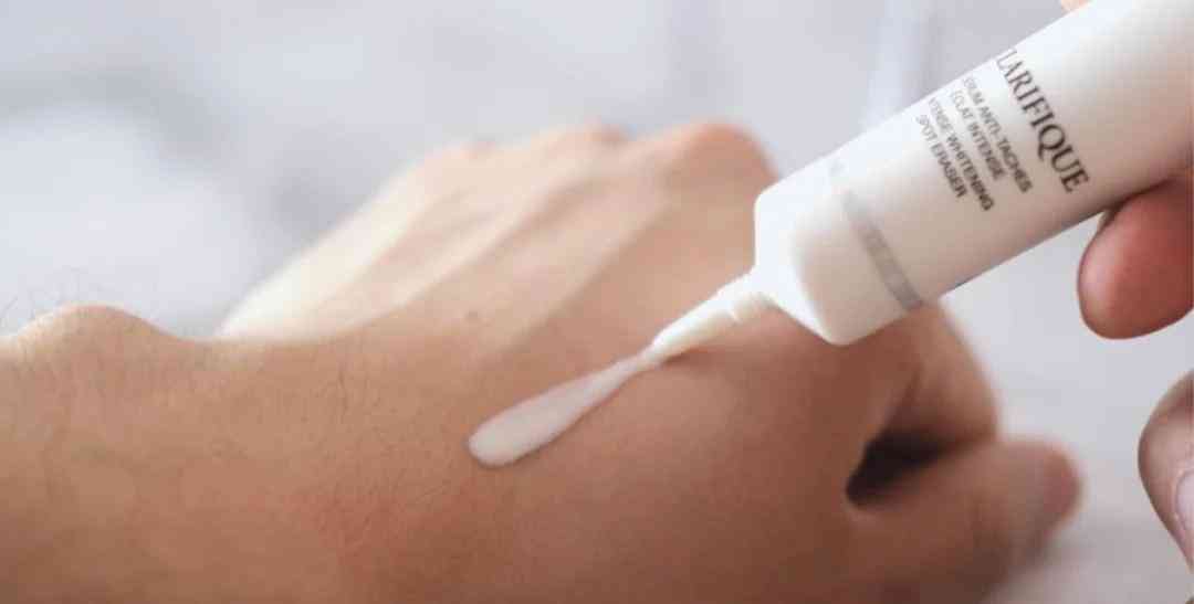 男生顯臉白化妝品品牌推薦(男生顯臉白化妝品品牌推薦一下)插圖8