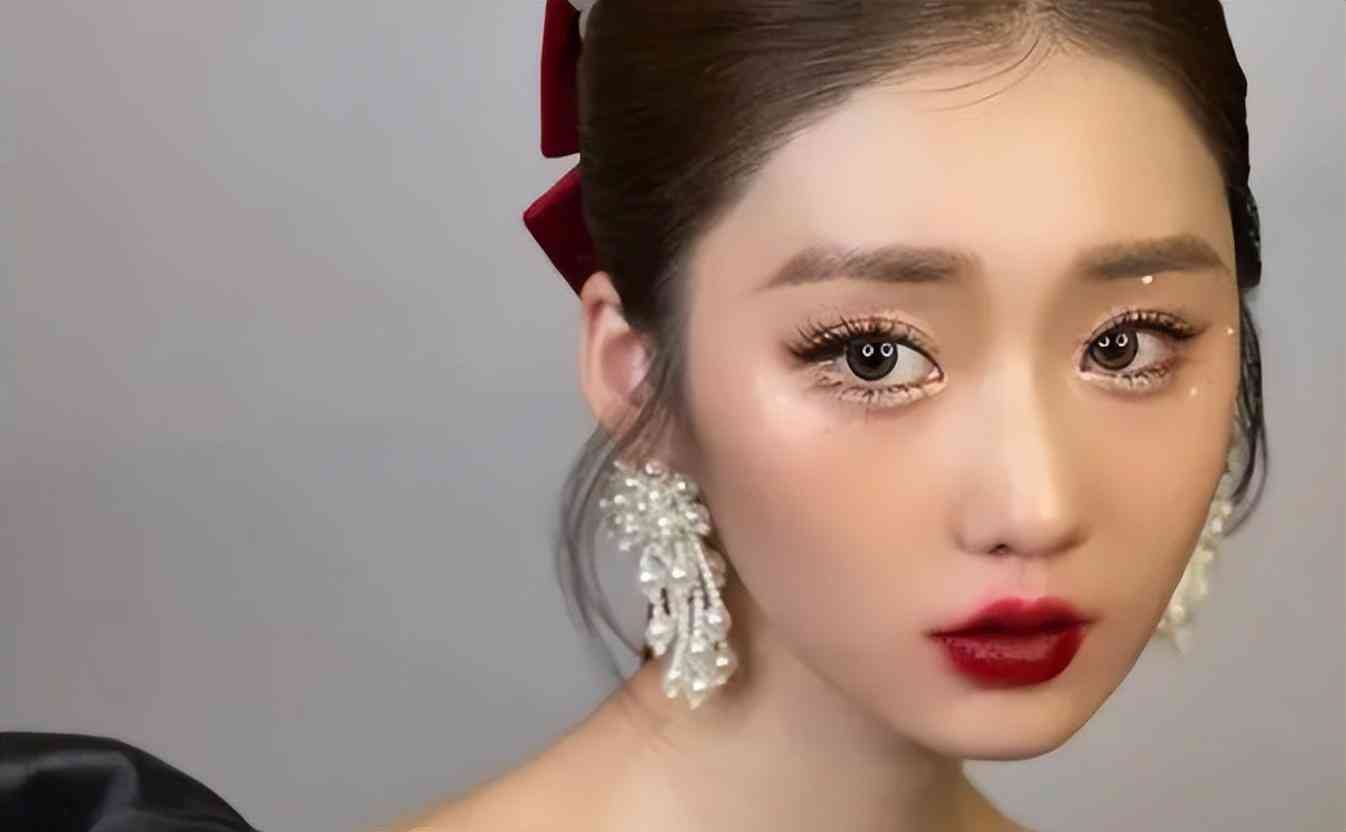 哪種化妝品用著不油膩(化妝品不油膩的什么牌子好)