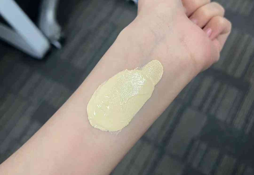 哪種化妝品用著不油膩(化妝品不油膩的什么牌子好)插圖2