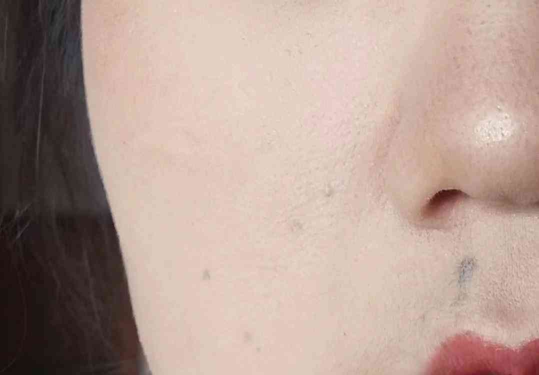 哪種化妝品用著不油膩(化妝品不油膩的什么牌子好)插圖6