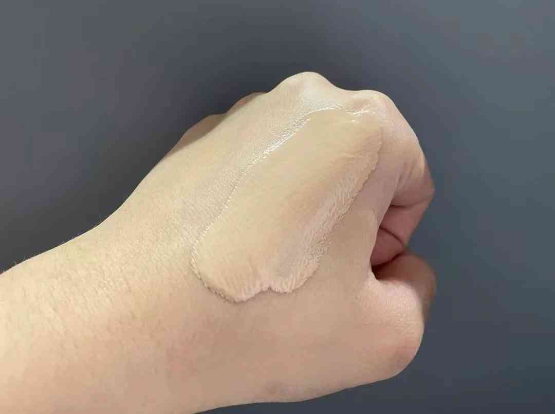 哪種化妝品用著不油膩(化妝品不油膩的什么牌子好)插圖8