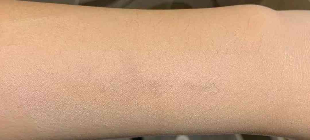 哪種化妝品用著不油膩(化妝品不油膩的什么牌子好)插圖9