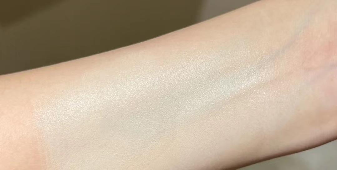 哪種化妝品用著不油膩(化妝品不油膩的什么牌子好)插圖12