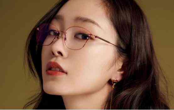 臉上皺紋用哪種化妝品最好(臉上皺紋用哪種化妝品最好使)