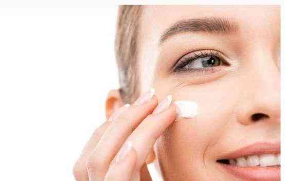 臉上皺紋用哪種化妝品最好(臉上皺紋用哪種化妝品最好使)插圖2
