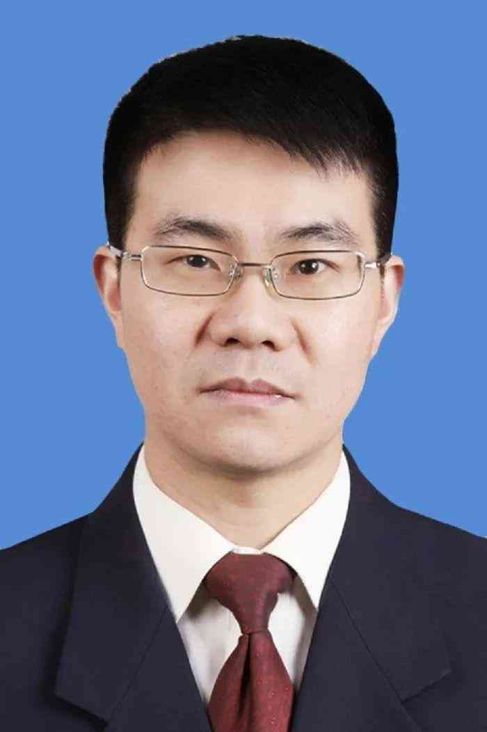 椒江區(qū)化妝品展柜廠電話(化妝箱批發(fā)廠家)插圖2