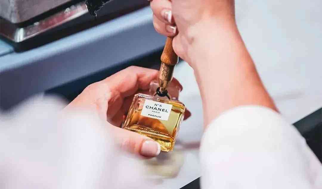 香奈兒化妝品怎么沒封口(香奈兒香水沒有塑封)插圖22