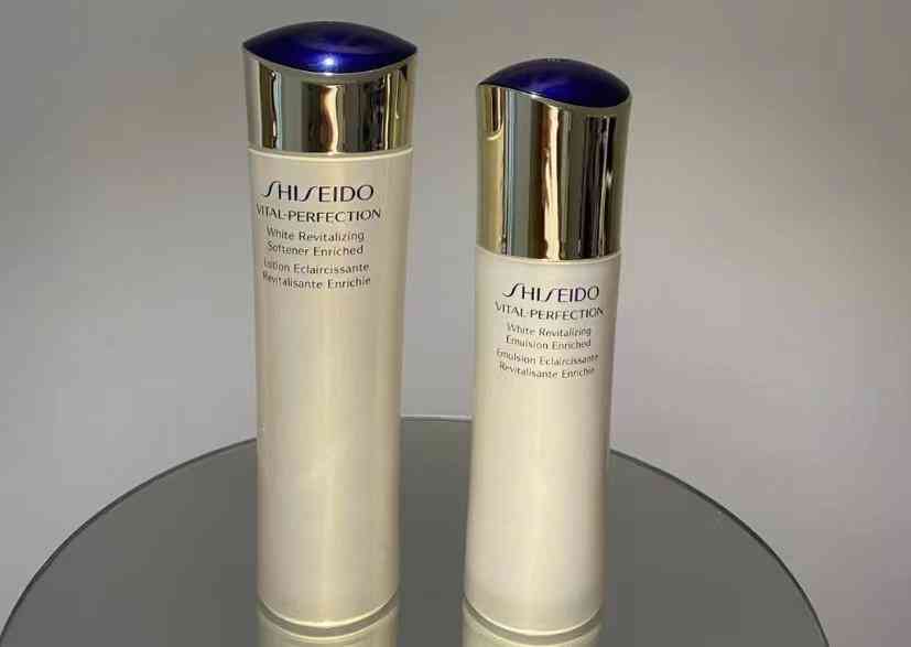 家里媽媽的化妝品怎么樣(媽媽買化妝品)